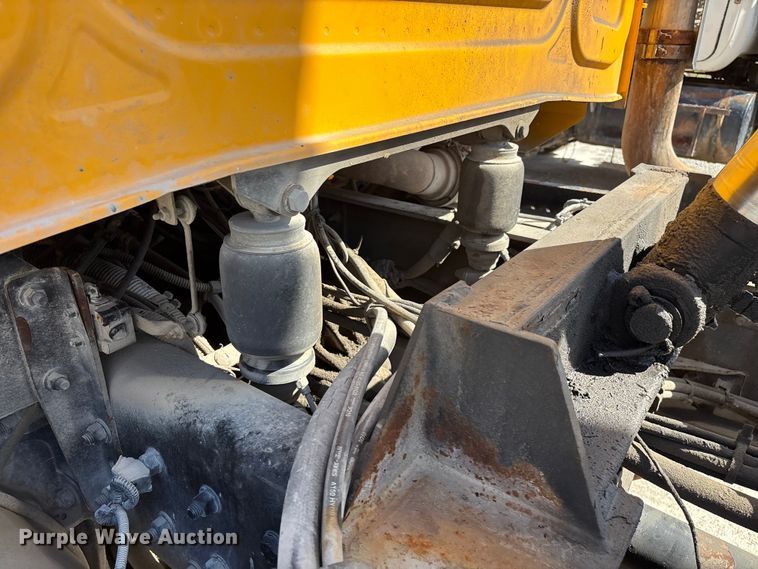 image for item DY0406 2014 Western Star 4700 SB dump truck