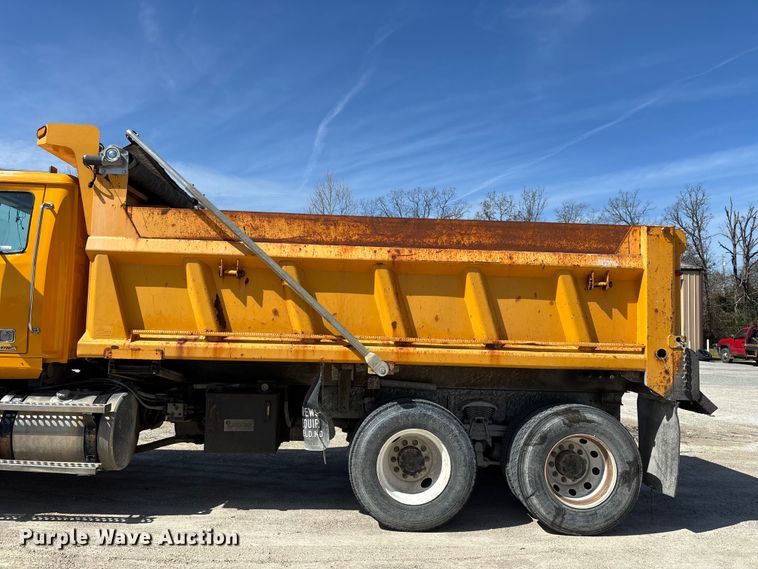 image for item DY0406 2014 Western Star 4700 SB dump truck