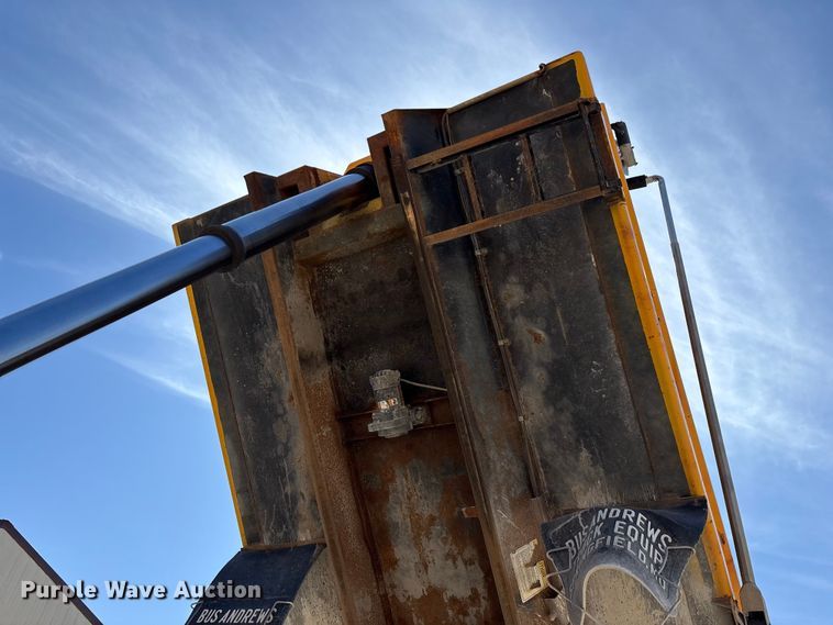 image for item DY0406 2014 Western Star 4700 SB dump truck