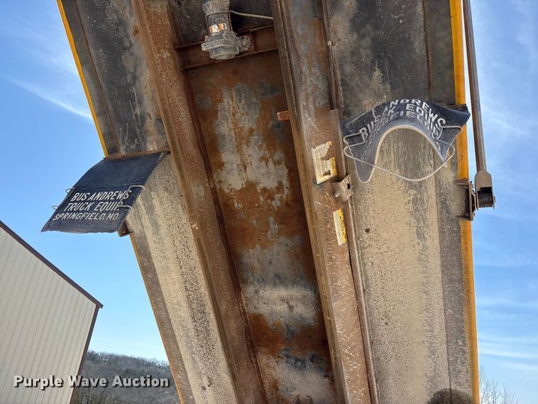 image for item DY0406 2014 Western Star 4700 SB dump truck