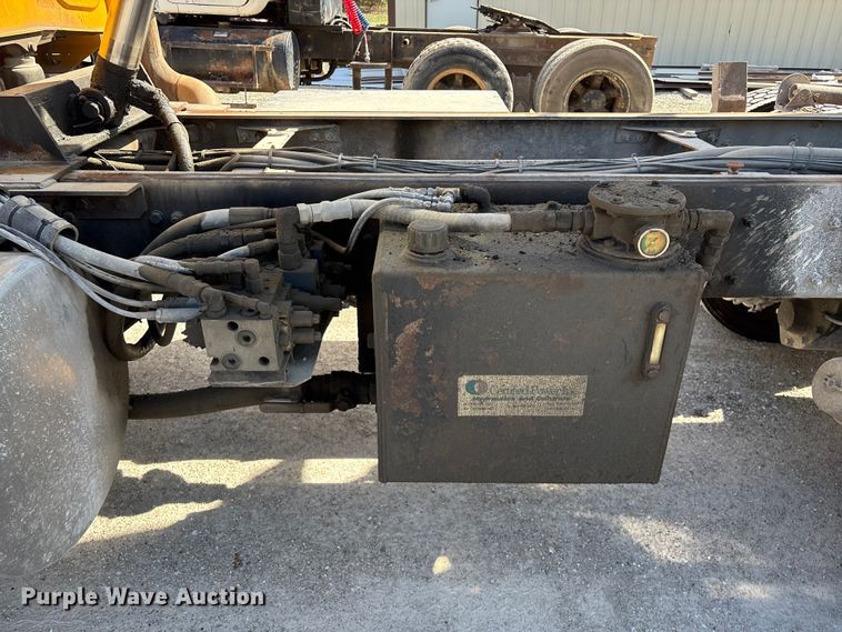 image for item DY0406 2014 Western Star 4700 SB dump truck