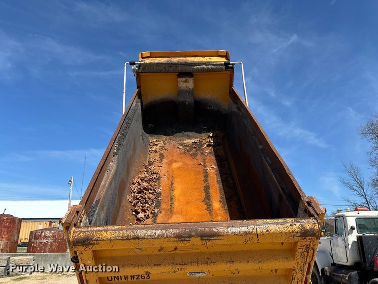 image for item DY0406 2014 Western Star 4700 SB dump truck