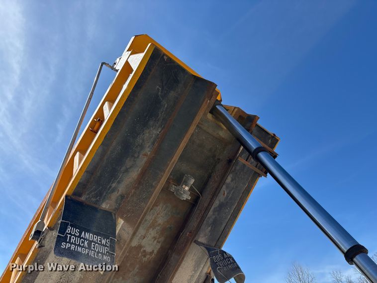 image for item DY0406 2014 Western Star 4700 SB dump truck