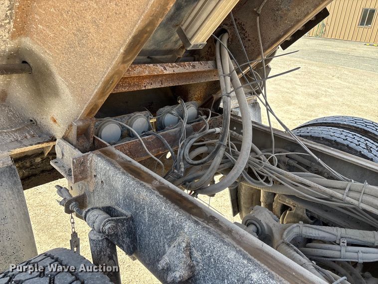 image for item DY0406 2014 Western Star 4700 SB dump truck