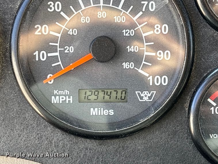 image for item DY0406 2014 Western Star 4700 SB dump truck