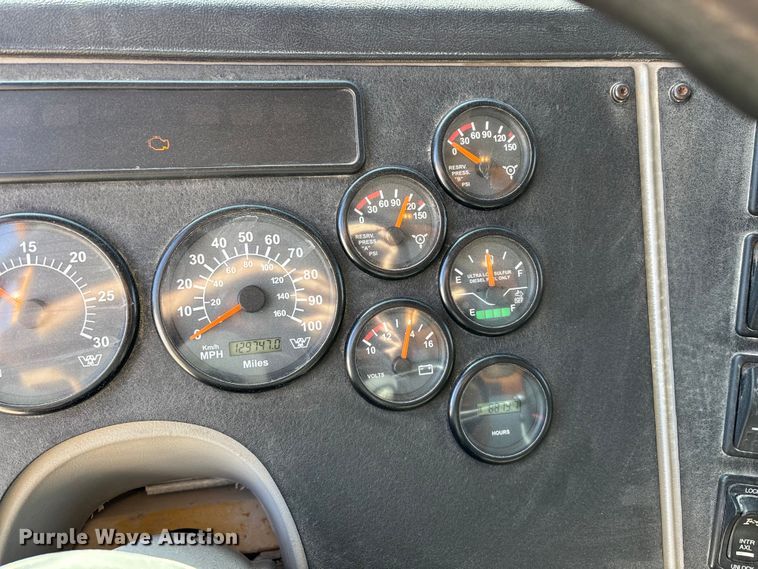 image for item DY0406 2014 Western Star 4700 SB dump truck