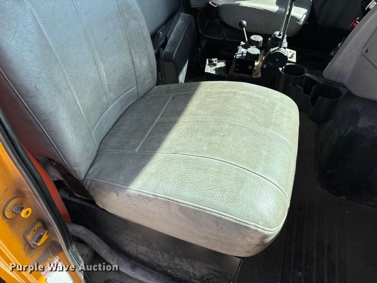 image for item DY0406 2014 Western Star 4700 SB dump truck