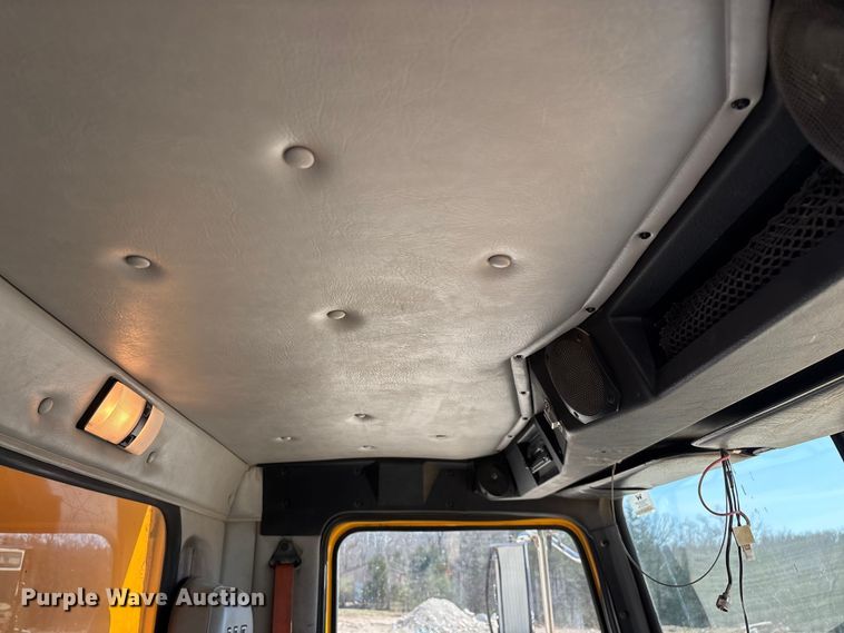 image for item DY0406 2014 Western Star 4700 SB dump truck