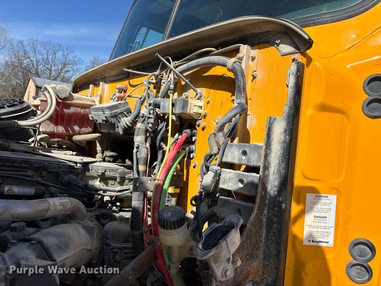 image for item DY0406 2014 Western Star 4700 SB dump truck