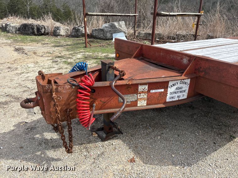 image for item DY0411 1995 Talbert equipment trailer