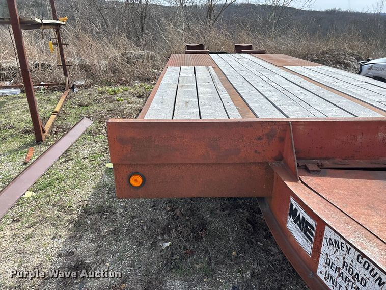 image for item DY0411 1995 Talbert equipment trailer