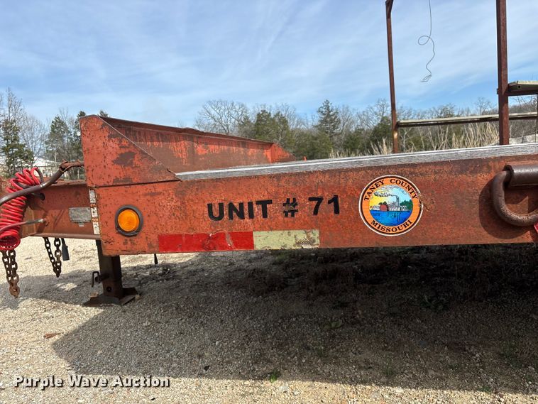 image for item DY0411 1995 Talbert equipment trailer