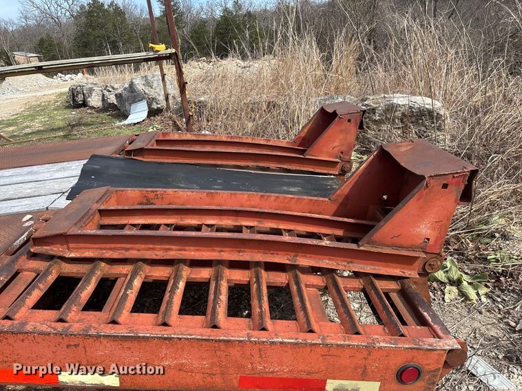 image for item DY0411 1995 Talbert equipment trailer