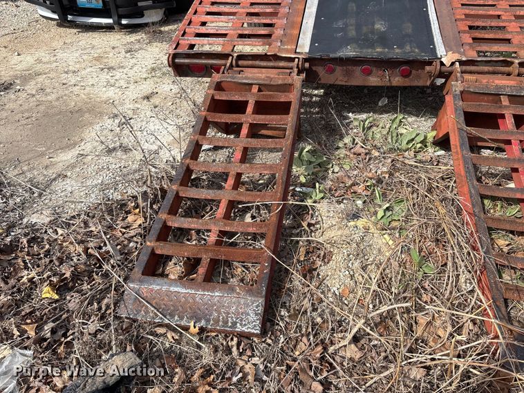 image for item DY0411 1995 Talbert equipment trailer