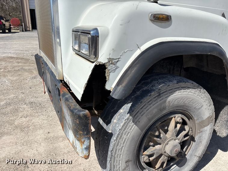 image for item DY0425 1986 Mack RW753 semi truck