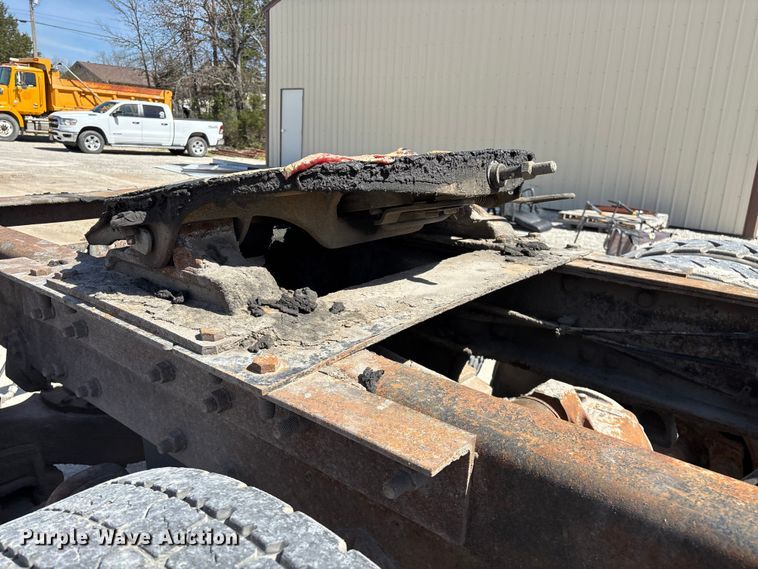 image for item DY0425 1986 Mack RW753 semi truck