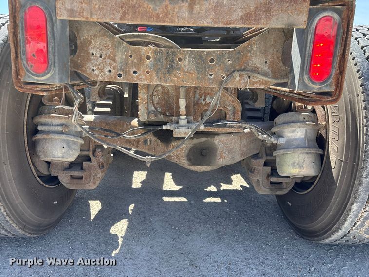 image for item DY0425 1986 Mack RW753 semi truck