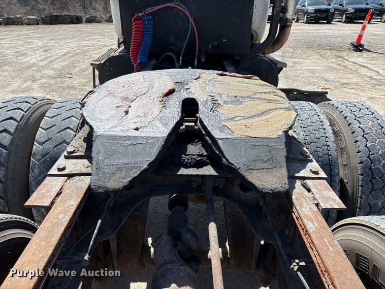 image for item DY0425 1986 Mack RW753 semi truck