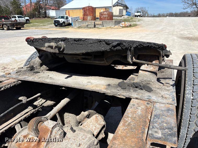 image for item DY0425 1986 Mack RW753 semi truck