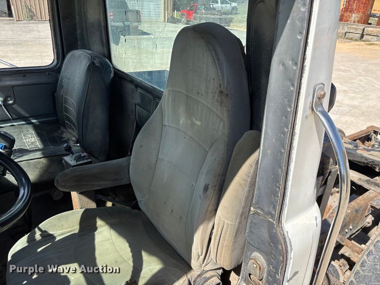 image for item DY0425 1986 Mack RW753 semi truck