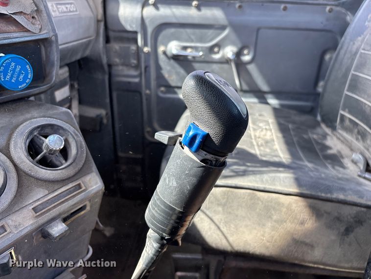 image for item DY0425 1986 Mack RW753 semi truck