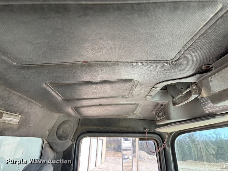 image for item DY0425 1986 Mack RW753 semi truck