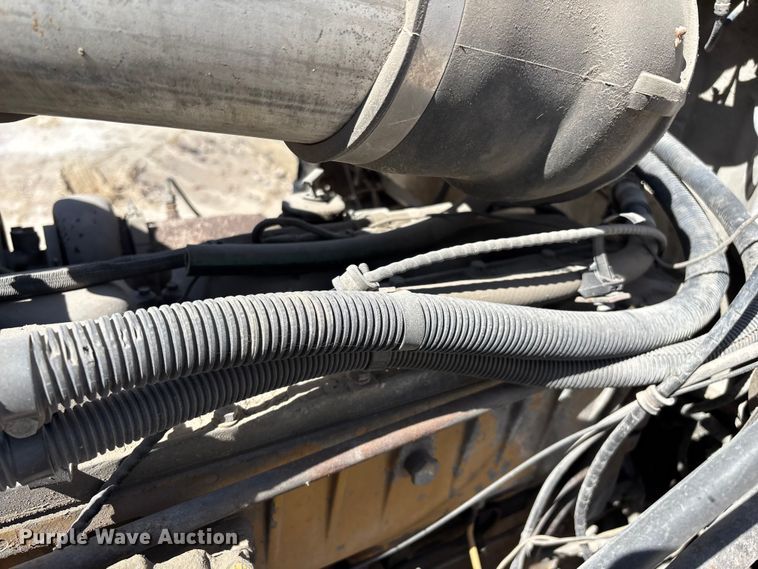 image for item DY0425 1986 Mack RW753 semi truck