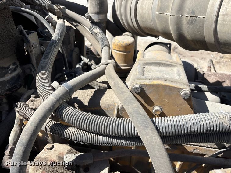 image for item DY0425 1986 Mack RW753 semi truck