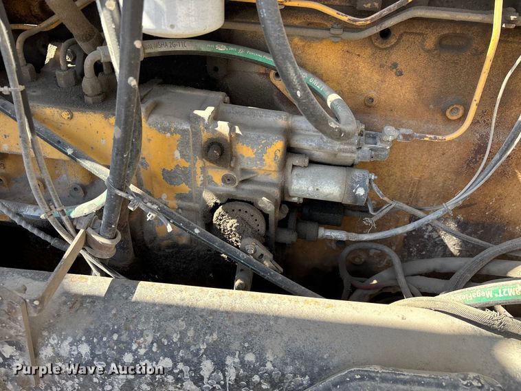 image for item DY0425 1986 Mack RW753 semi truck