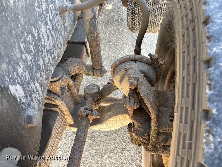 image for item DY0425 1986 Mack RW753 semi truck