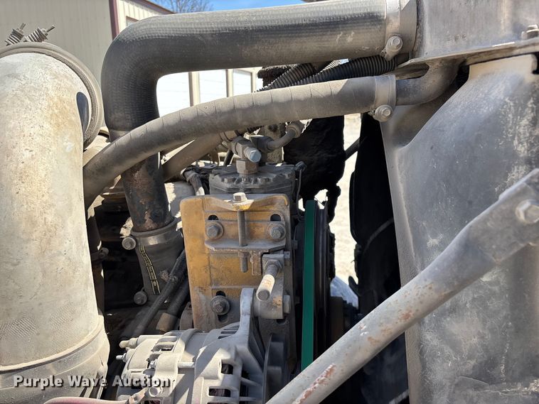 image for item DY0425 1986 Mack RW753 semi truck