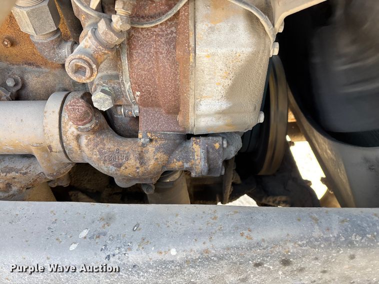 image for item DY0425 1986 Mack RW753 semi truck