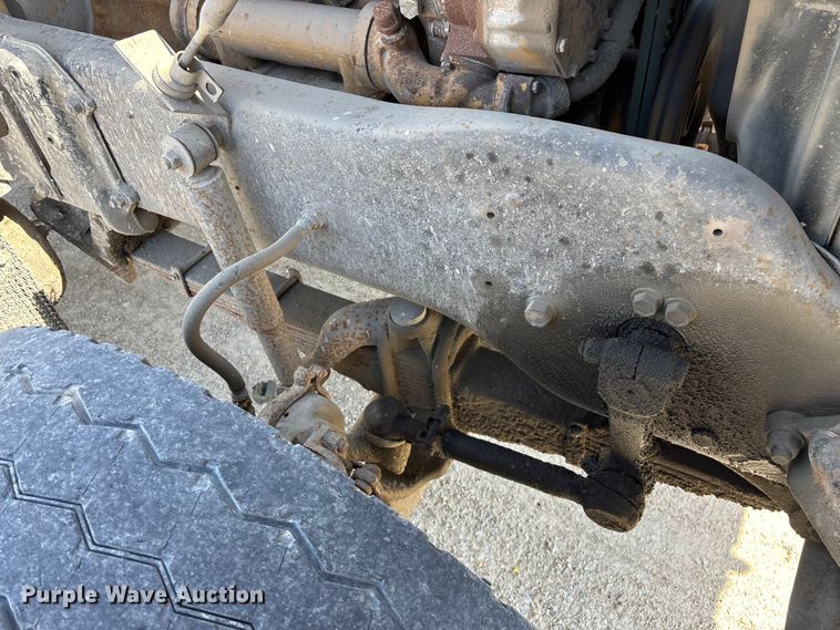 image for item DY0425 1986 Mack RW753 semi truck