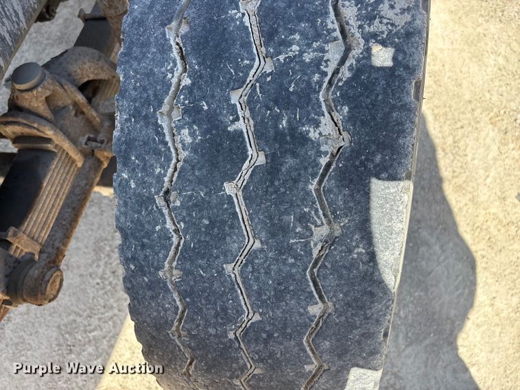 image for item DY0425 1986 Mack RW753 semi truck