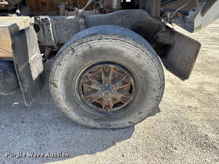 image for item DY0425 1986 Mack RW753 semi truck