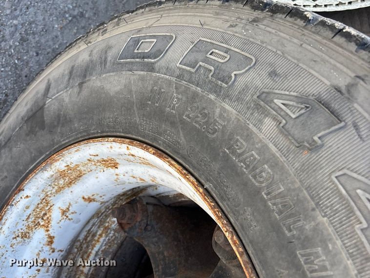 image for item DY0425 1986 Mack RW753 semi truck