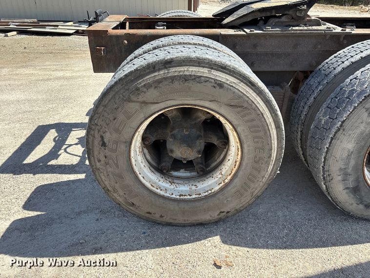 image for item DY0425 1986 Mack RW753 semi truck