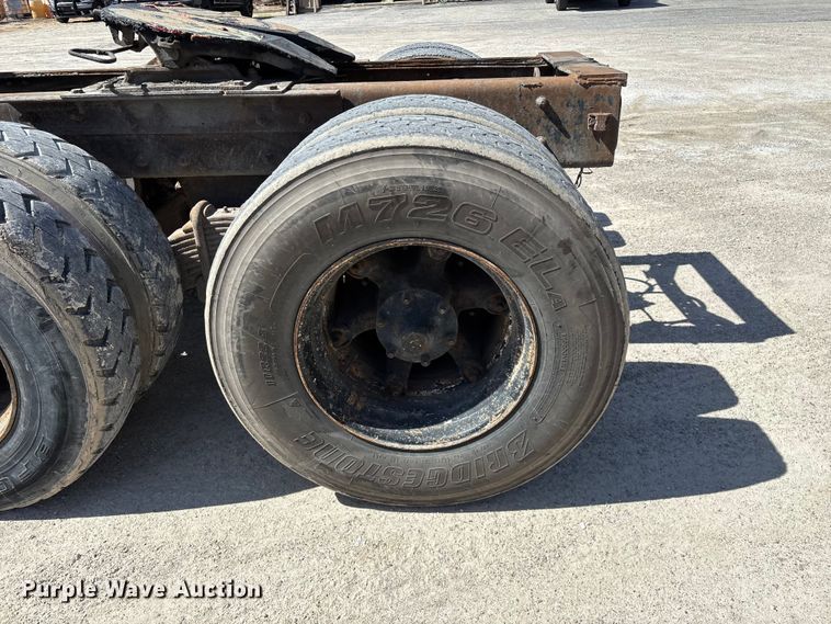 image for item DY0425 1986 Mack RW753 semi truck