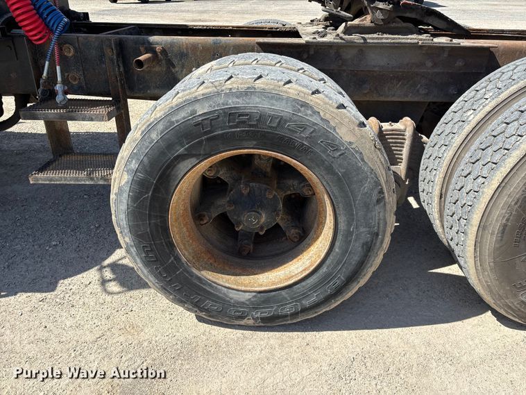 image for item DY0425 1986 Mack RW753 semi truck