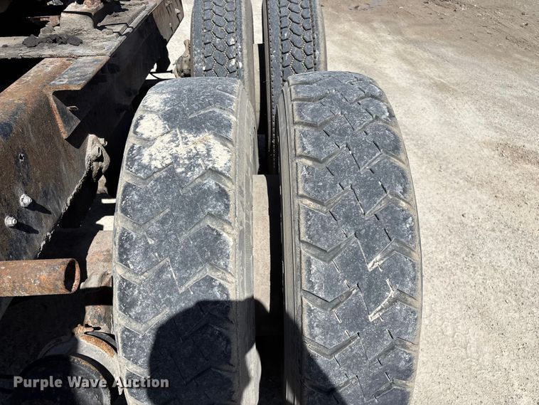 image for item DY0425 1986 Mack RW753 semi truck