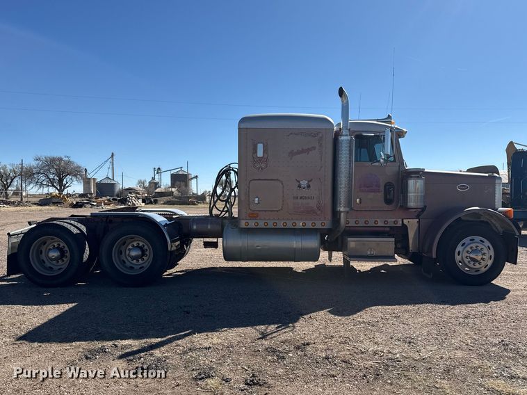 image for item DZ5324 1991 Peterbilt 379 semi truck