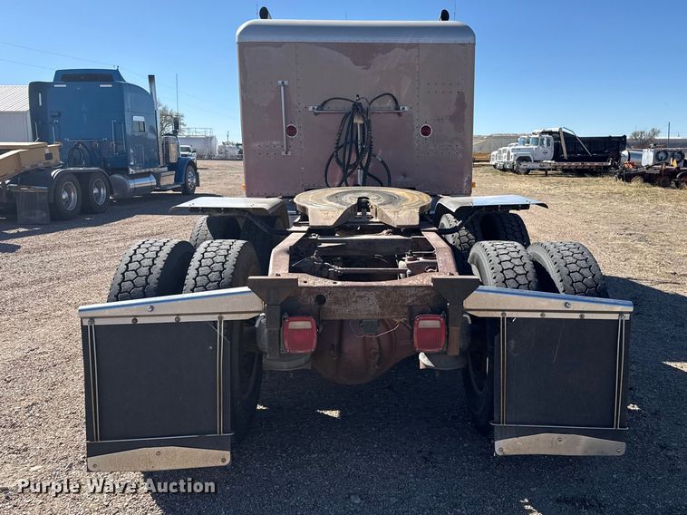 image for item DZ5324 1991 Peterbilt 379 semi truck