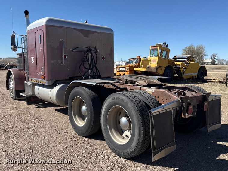 image for item DZ5324 1991 Peterbilt 379 semi truck