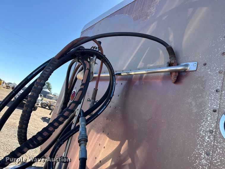 image for item DZ5324 1991 Peterbilt 379 semi truck