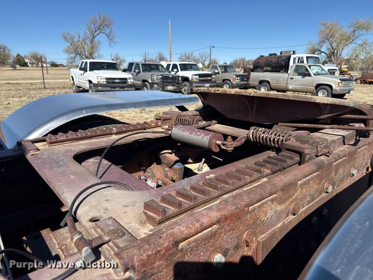 image for item DZ5324 1991 Peterbilt 379 semi truck