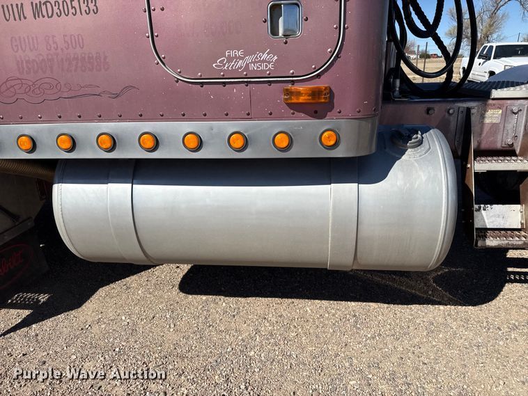 image for item DZ5324 1991 Peterbilt 379 semi truck