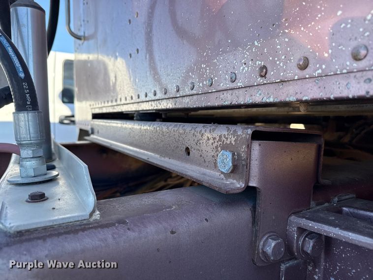 image for item DZ5324 1991 Peterbilt 379 semi truck