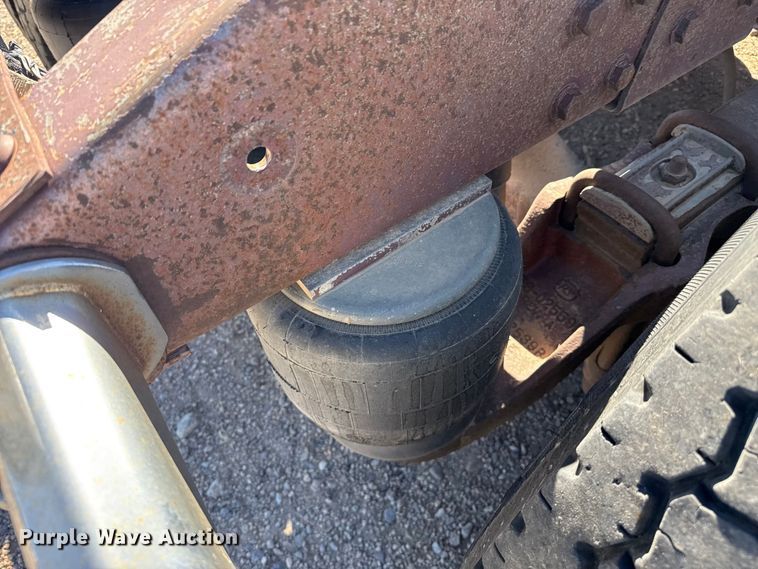 image for item DZ5324 1991 Peterbilt 379 semi truck