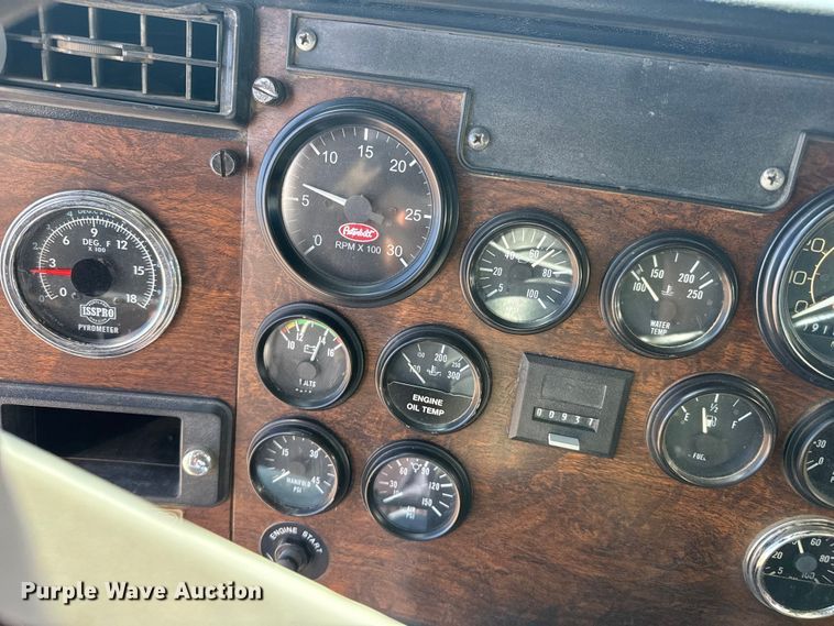 image for item DZ5324 1991 Peterbilt 379 semi truck