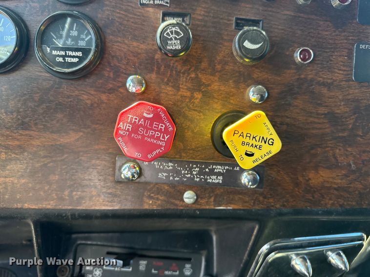 image for item DZ5324 1991 Peterbilt 379 semi truck